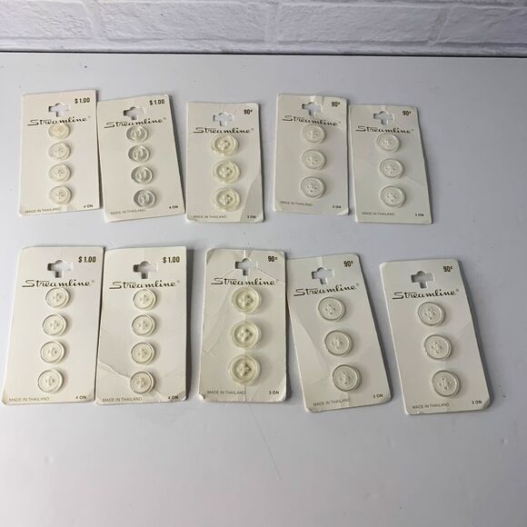 Vintage Sewing Buttons Carded Lot La Petite Streamline Costumakers Le Chic - Picture 4 of 7